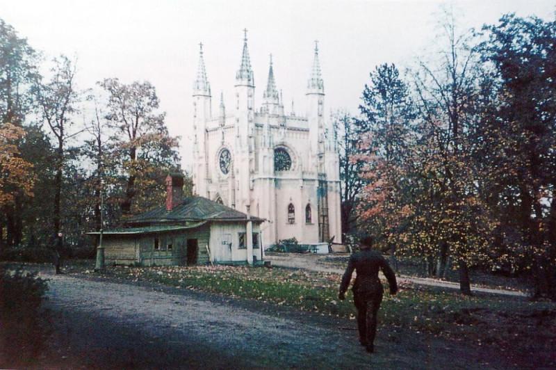 1941, 22 июня. Москвичи слушают по радио речь В.М. Молотова. Фото Евгения Халдея    К 9 Мая — около 25 фотографий 1941 года, тематически связанных с Великой Отечественной войной.-12